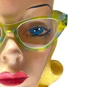 Betsey Johnson +2.00 Reading Glasses Readers Cat Eye Translucent Green Yellow